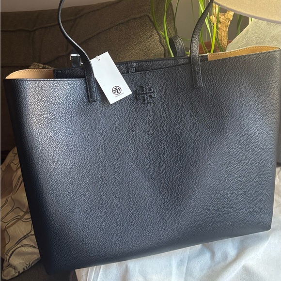 Authentic TORY BURCH LEATHER Logo stiches  Lg Tote - Picture 2 of 13
